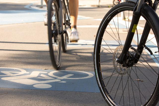 In der Stadt schnell und individuell unterwegs zu sein ist immer häufiger eine Aufgabe, die sich am besten mit dem Fahrrad lösen lässt. Und die Stadtplanungsämter stellen sich darauf ein...