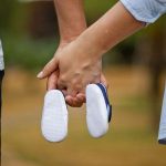 Eltern werden: Laut einer aktuellen YouGov-Umfrage hat in der Altersgruppe der 18- bis 24-Jährigen jeder Zweite einen Kinderwunsch. Foto: djd/DEVK/Pixabay