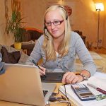 Sicher und flexibel ist die Nachhilfe via Internet. Foto: djd/Studienkreis