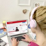 Online-Nachhilfe senkt das Risiko, sich mit dem Coronavirus zu infizieren.
