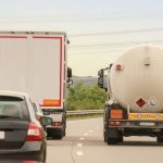 Abstand halten: Bei dichtem Verkehr auf der Autobahn ist der sonst übliche Sicherheitsabstand zu vergrößern.
