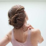 KoNaSchu: Dreifach unangenehm: Kopfschmerzen gehen häufig mit Nacken- und Schulterbeschwerden einher.