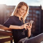 Geschwindigkeit mobiles Internet:Im Beruf ebenso wie in der Freizeit: Das mobile Internet ist heutzutage immer dabei. Praktisch sind daher Tarife mit endlosem Datenvolumen.