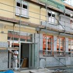 Dämmung: Steuern sparen mit dem Eigenheim. Wer selbst genutzten Wohnraum energetisch modernisiert, erhält 20 Prozent der Kosten über die Einkommensteuer zurück. Foto: djd/VDPM
