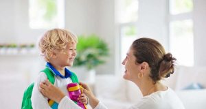 Kind hat Diabetes: Das Kind in die Kita schicken, ohne sich zu viele Sorgen machen zu müssen: Dank moderner Systeme zur kontinuierlichen Gewebezuckermessung ist dies größtenteils möglich.