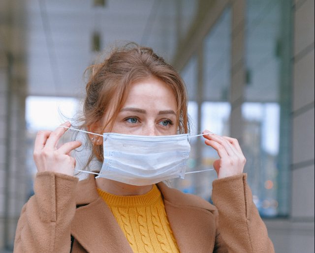 woman-wearing-face-mask-3902882