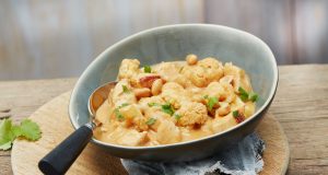 Hähnchencurry mit Erdnuss verfeinert
