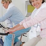 Ausdauersport: Auf einem Ergometer geht radeln bei jedem Wetter. Dazu lässt sich die Belastung besonders genau kontrollieren.
