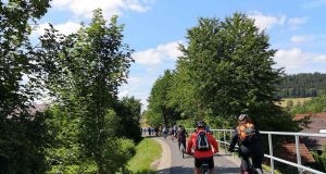 Gesundheit und Wellness: Genussradler können auf dem Rhönexpress-Bahnradweg ohne nennenswerte Steigungen ein Teilstück des Fernradweges "Vom Main zur Rhön", von Gemünden am Main nach Fladungen, in die Hohe Rhön fahren.