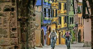 Umgebung neu entdecken: Vertraut und doch ganz neu: In der näheren Umgebung gibt es viele lohnende Ausflugsziele. Mit dem E-Bike kann man auch längere Touren mühelos meistern. Foto: djd/Bosch eBike Systems