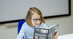 Leseschwacher Schüler: Bei Leseförderbüchern sollte das äußere Erscheinungsbild eng an das Original angelehnt sein.