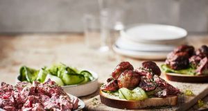 Ein leckeres Köttbullar-Sandwich weckt Erinnerungen an einen entspannten Schweden-Urlaub - oder es macht Vorfreude auf Ferien in dem skandinavischen Land.