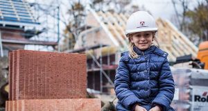 Verbraucherschutz: Die Stärkung von Verbraucherrechten und eine praktische Unterstützung auf der Baustelle gibt Häuslebauern mehr Sicherheit auf dem Weg in die eigenen vier Wände.