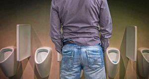 Für Menschen, die unter Paruresis leiden, ist der Besuch öffentlicher Toiletten ein großes Problem.