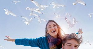 Anti-Husten-Tipps: Frei durchatmen ohne lästige Hustenanfälle – das können während der Erkältungszeit Naturheilmittel erleichtern. Foto: djd/metatussolvent/shutterstock.com/Smoxx/Josep Suria