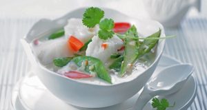 Scharfe Kokossuppe mit Youkon-Kabeljau