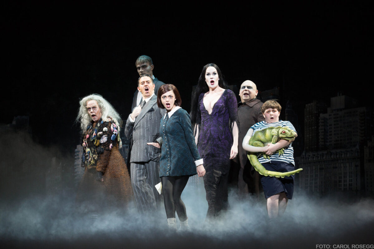 The Addams Family - Das Broadway Musical - MAINLIKE®