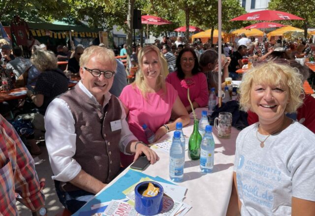 Foto 5 Familienfest Kindertafel 2022