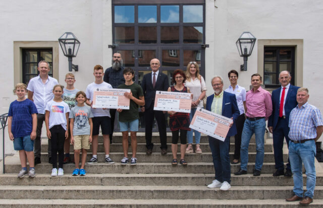 pm_Schulradeln_Preisverleihung Gruppenbild(P003348111)