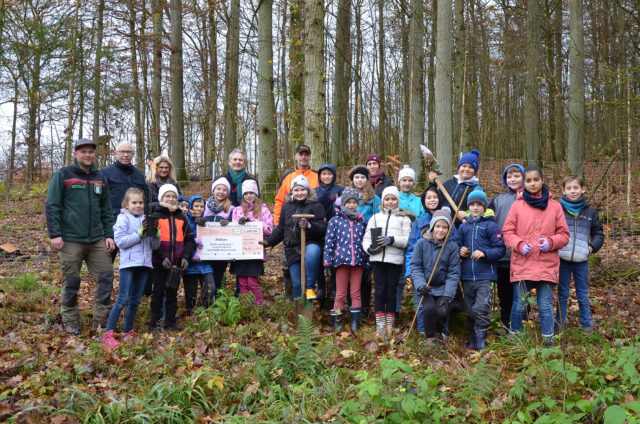 Pressefoto_Pflanzaktion Wasserlosen