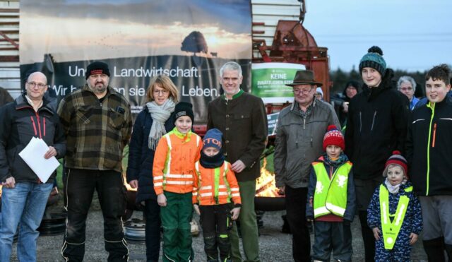 Protest against rising costs towards Farmers, Haßberge, Landesstraße Dampfach/ Steinsfeld