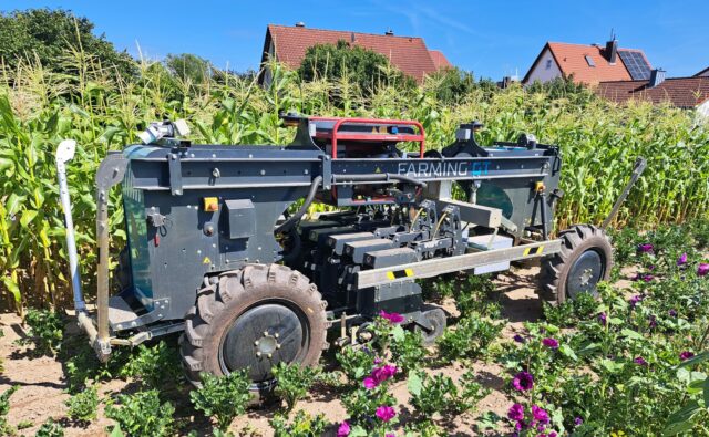 Hackroboter in Aktion_LWG BAYERN