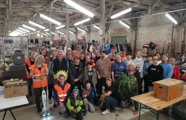 250423_PM_Warentauschtag2025_Helfergruppe (c) Stadt Coburg