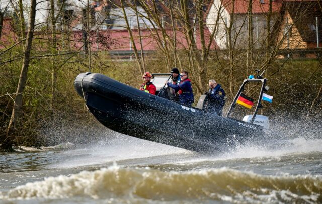 185_Einsatz-Training_auf_dem_Wasser1